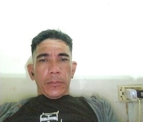 Chester, 46, Mariveles