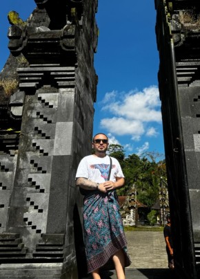 Onder, 41, Indonesia, Ubud