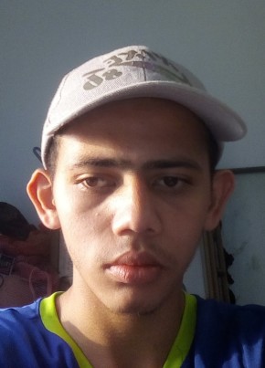 Juan Pablo Zatap, 18, República de Colombia, Medellín