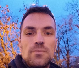 Bozidar, 40, Belgrade