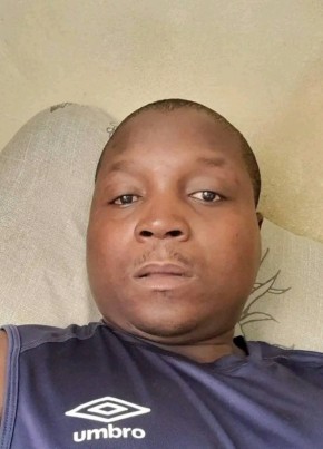 Vho Tshinavhe, 38, iRiphabhuliki yase Ningizimu Afrika, Thohoyandou