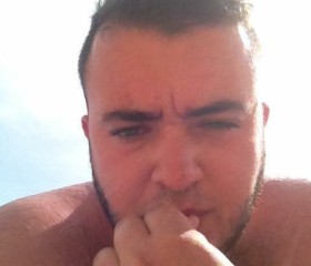 santos, 30, Saint-Amand-les-Eaux