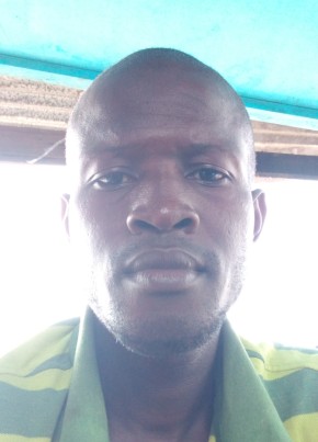D.   Moussa, 36, République de Côte d’Ivoire, Abobo