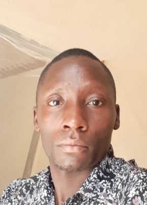 Julius Mugera94, 27, Uganda, Kampala