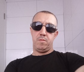 BENJAMIN, 40, Tel Aviv