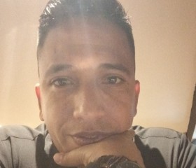 Alex, 30, Caracas