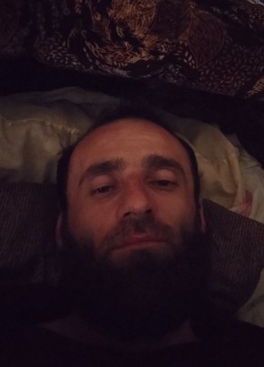 Хамза Хусейнов из Махачкалы 32 года