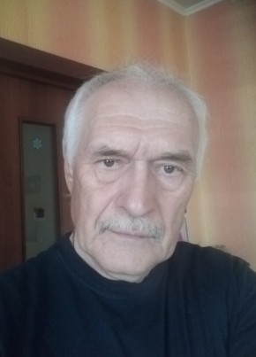 Виктор из Тюмени 69 лет