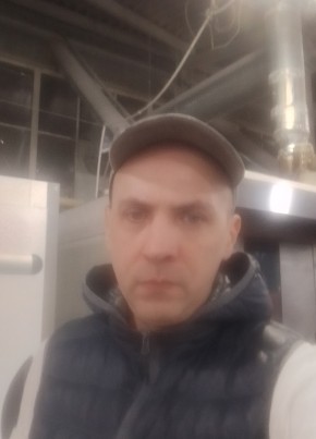sergey, 41, Russia, Saratov