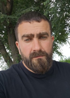 Роман из Волгограда 34 года