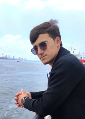 Али из Свободныя 26 лет