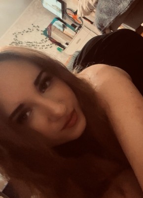 Вика из Корсакова 19 лет