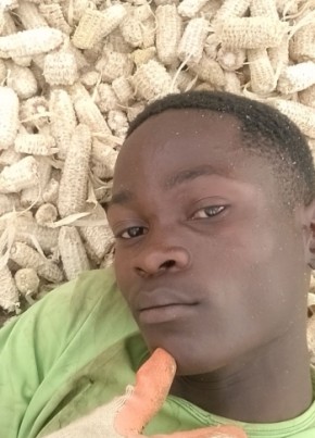 Jonta, 20, Uganda, Kampala