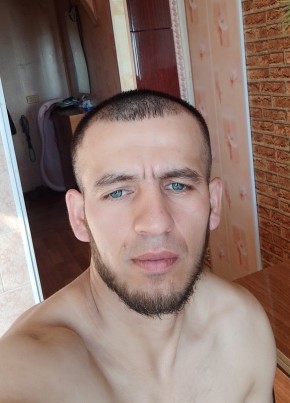 Искандар из Тольятти 34 года