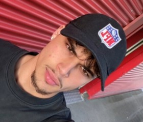 Noah, 22, Berlin