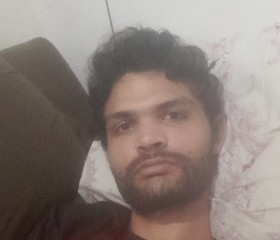Alex, 26, Serra