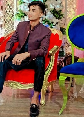 Mubeen BuTT 👑, 19, Pakistan, Karachi
