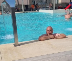 Gábor, 43, Veszprem