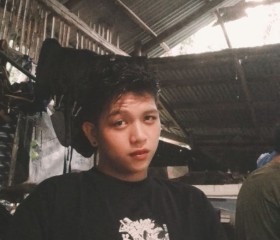 RENZ, 21, Santa Rosa