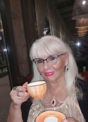 Ольга, 70, Россия, Санкт-Петербург