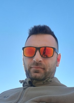 Niko, 33, Repubblica Italiana, Milano