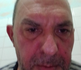 Leonardo, 59, Milano