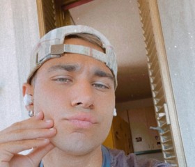 Devis, 23, Chieti