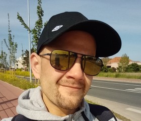 Kato, 30, Hannover