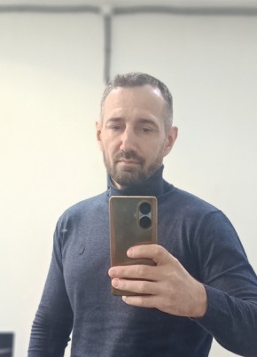 Михаил из Новосибирска 46 лет