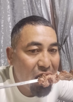Абай Казакбаев из Каракола 42 года