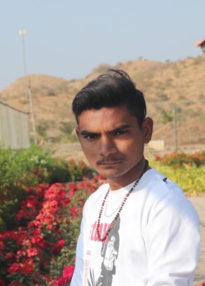 King, 19, India, Surat