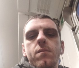 Matt, 34, Bradford