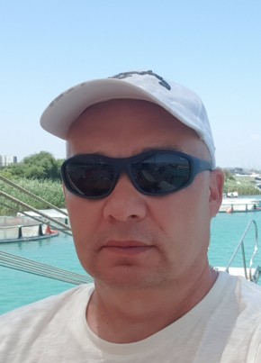 Иван Денисов