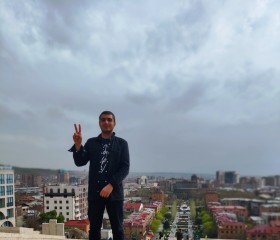 Robert Badalyan, 23, Yerevan