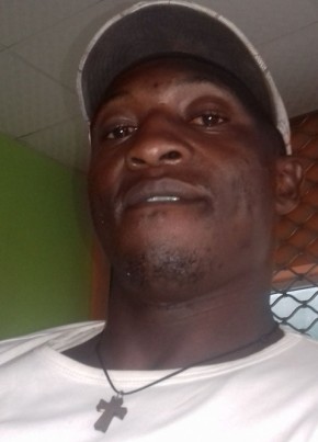 Samuel, 41, Republic of Cameroon, Douala