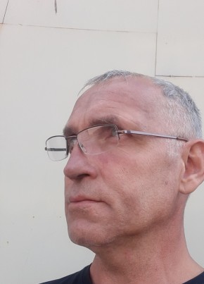 Andrey, 52, Russia, Petergof