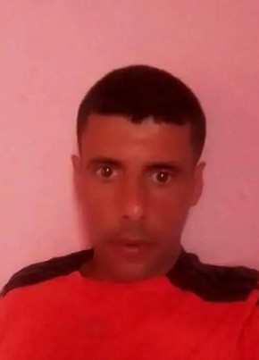 Hosauin, 27, People’s Democratic Republic of Algeria, Relizane