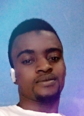 MAXWELL, 25, Sierra Leone, Bo