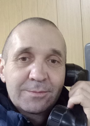 Александр, 42, Россия, Губкинский