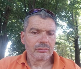 Slavi, 54, Sofia