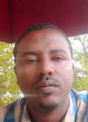 Abdizow, 32, Kenya, Nairobi