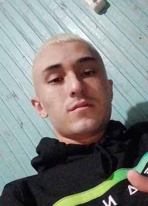 Gustavo, 21, República Federativa do Brasil, Chapecó