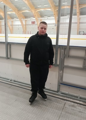 Максим из Асино 20 лет