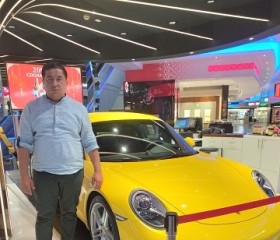 Yedgorbek, 39, Riga
