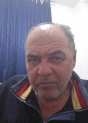 Hoshang Davoodi, 61, Iran, Karaj