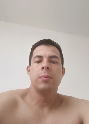 Axel из Guacarí 23 года