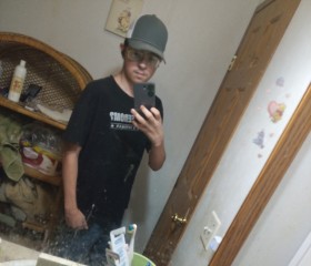 Damien, 19, Indianapolis