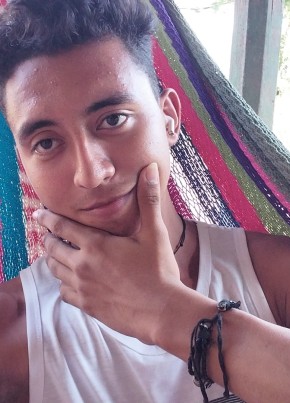 Eduardo, 20, República de El Salvador, San Salvador