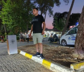 Erhan, 18, Ankara