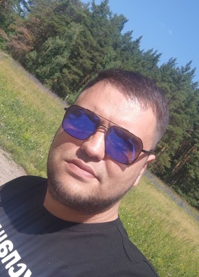 Руслан из Новосибирска 38 лет